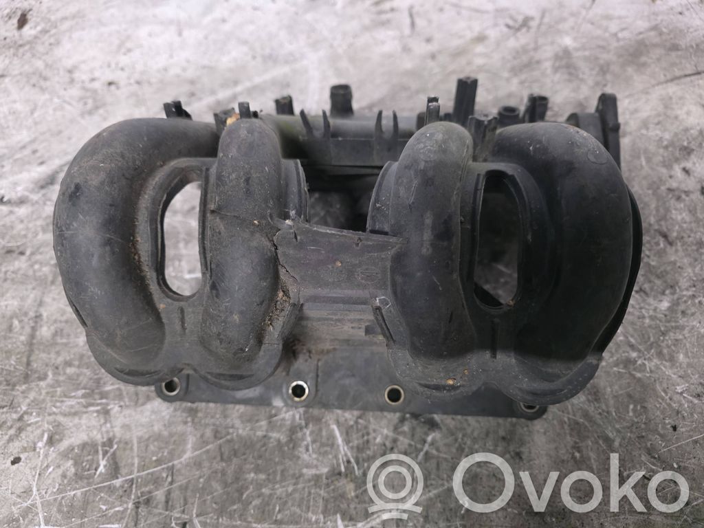 Renault Clio III Colector de admisión 