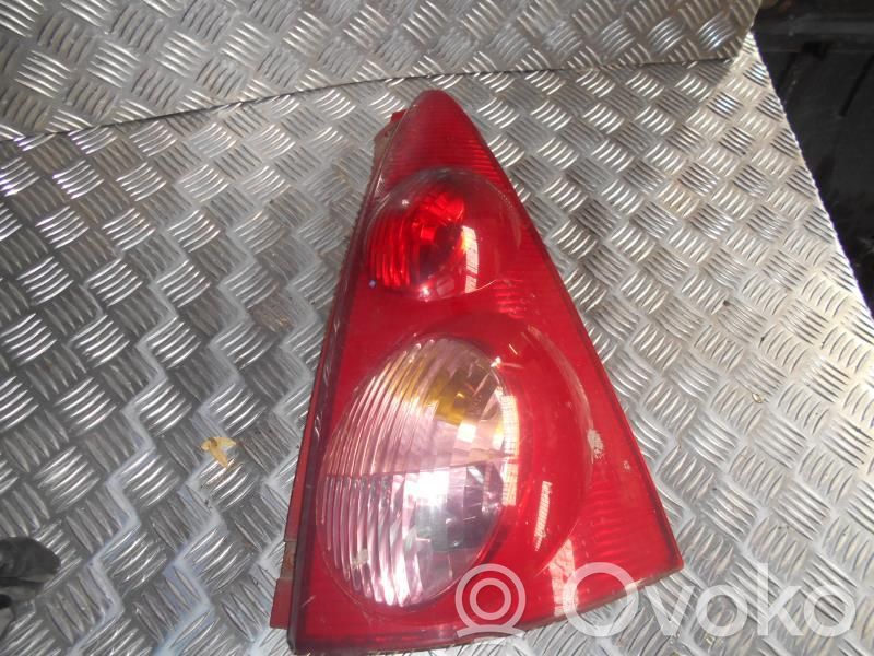 Peugeot 107 Aizmugurējais lukturis virsbūvē 