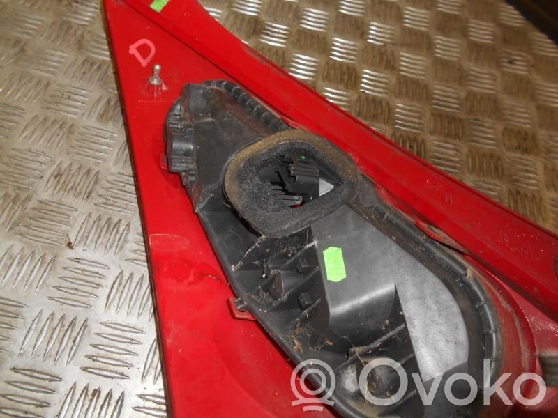 Peugeot 107 Aizmugurējais lukturis virsbūvē 