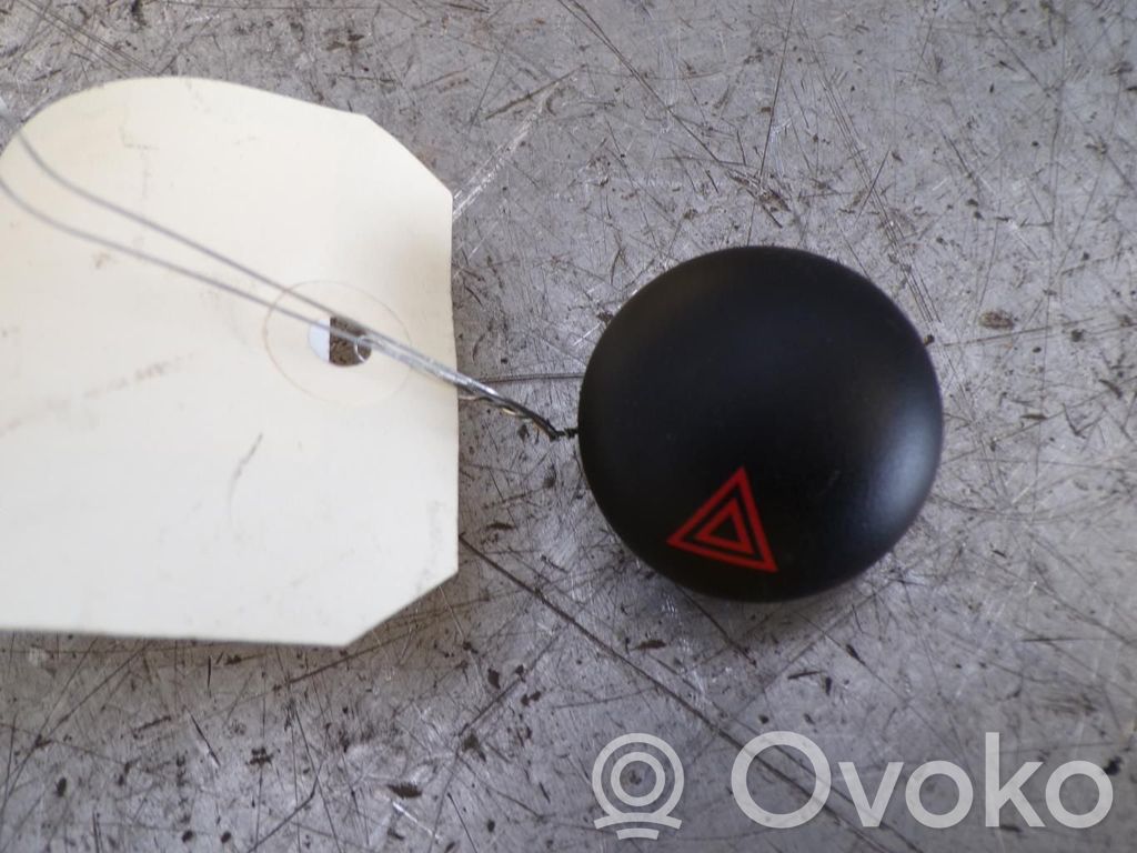 Botón interruptor de luz de peligro   61313422211