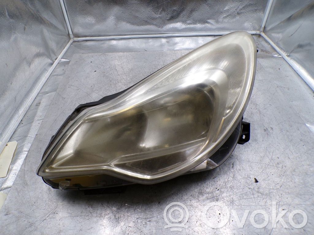 Opel Corsa D Priekinis žibintas 