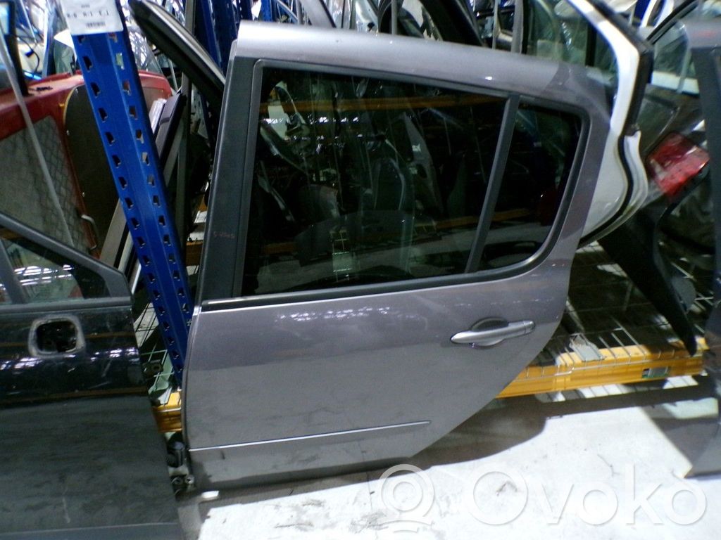 Galinės durys   821014278R