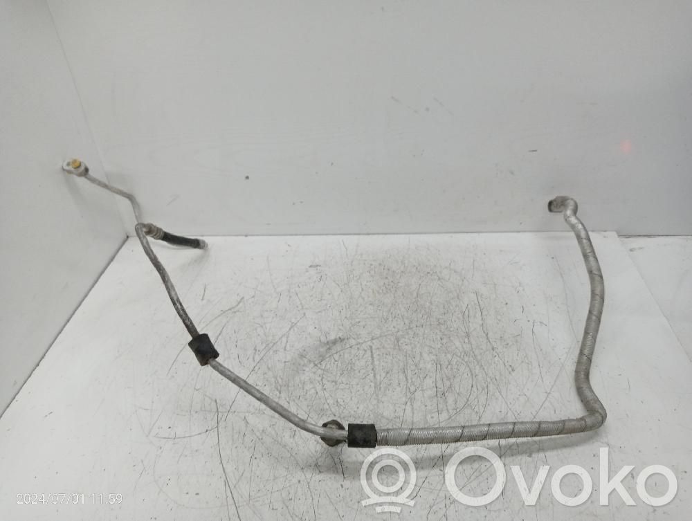 BMW 7 E65 E66 Ilmastointilaitteen putki (A/C) 