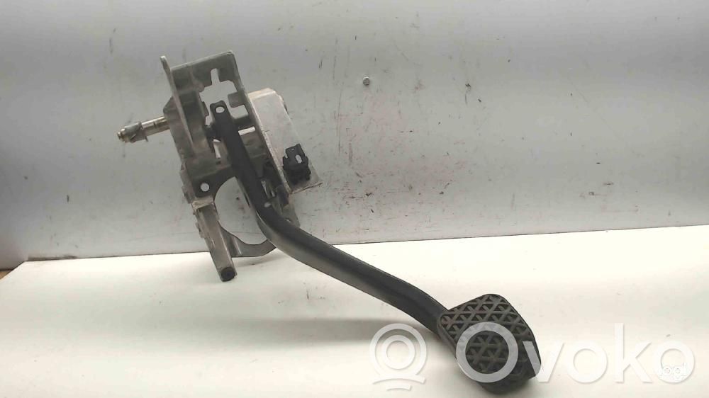 Pedal de freno   42322403