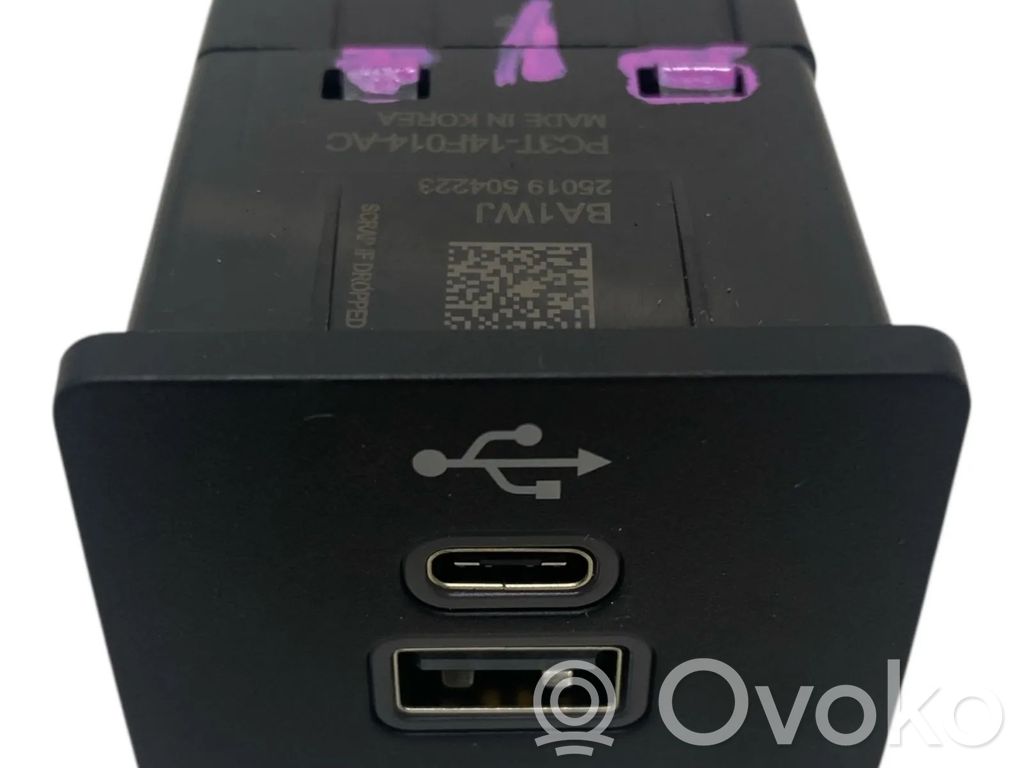 Ford Mustang VII Gniazdo / Złącze USB 