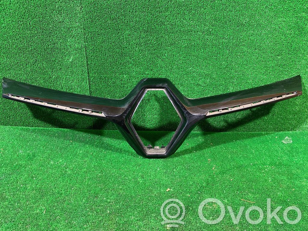 Renault Captur Front grill 