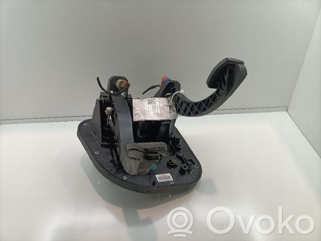 Iveco Daily 4th gen Pedalų komplektas 