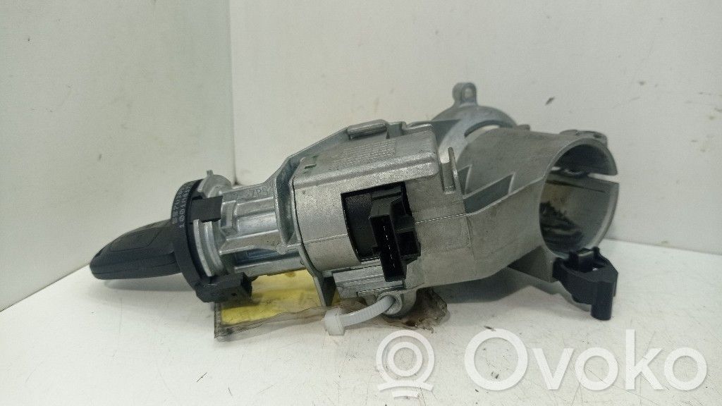 Opel Corsa D Vairo užraktas 