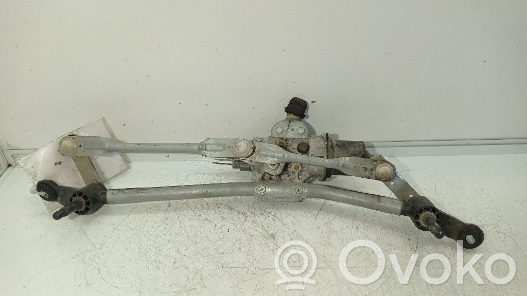 Dacia Dokker Front wiper linkage and motor 
