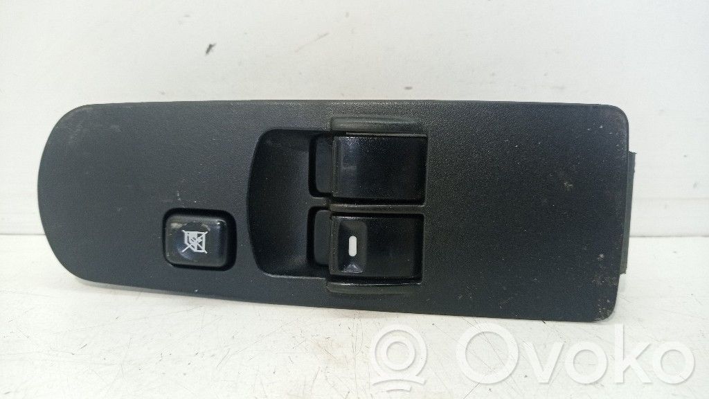 Mitsubishi Colt CZ3 Electric window control switch 