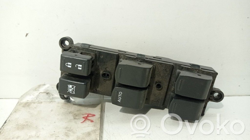 Suzuki Swift II Electric window control switch 