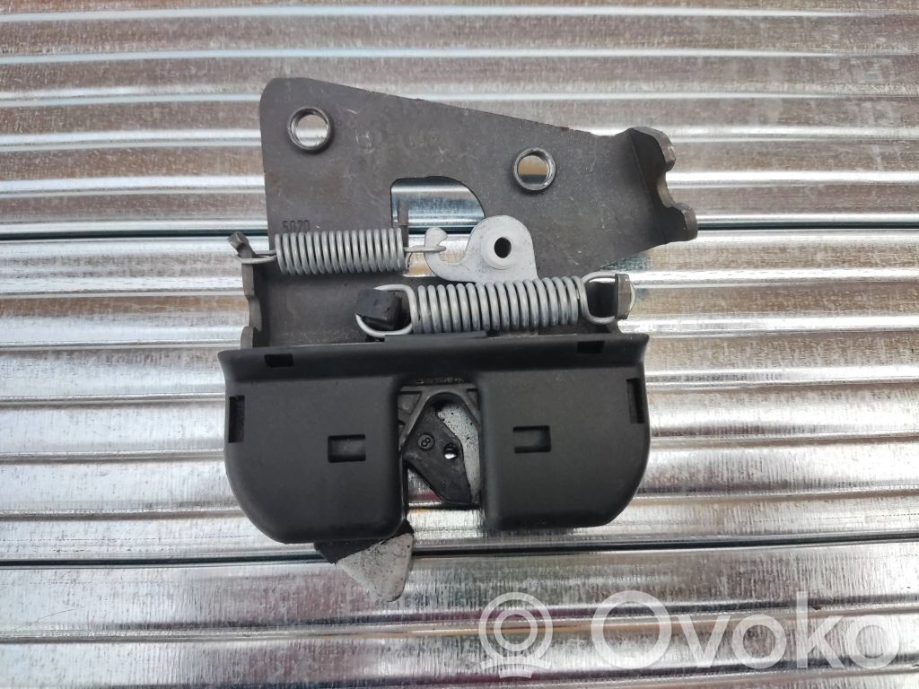 BMW 4 G22 G23 G24 G26 Seat back rest lock catch 