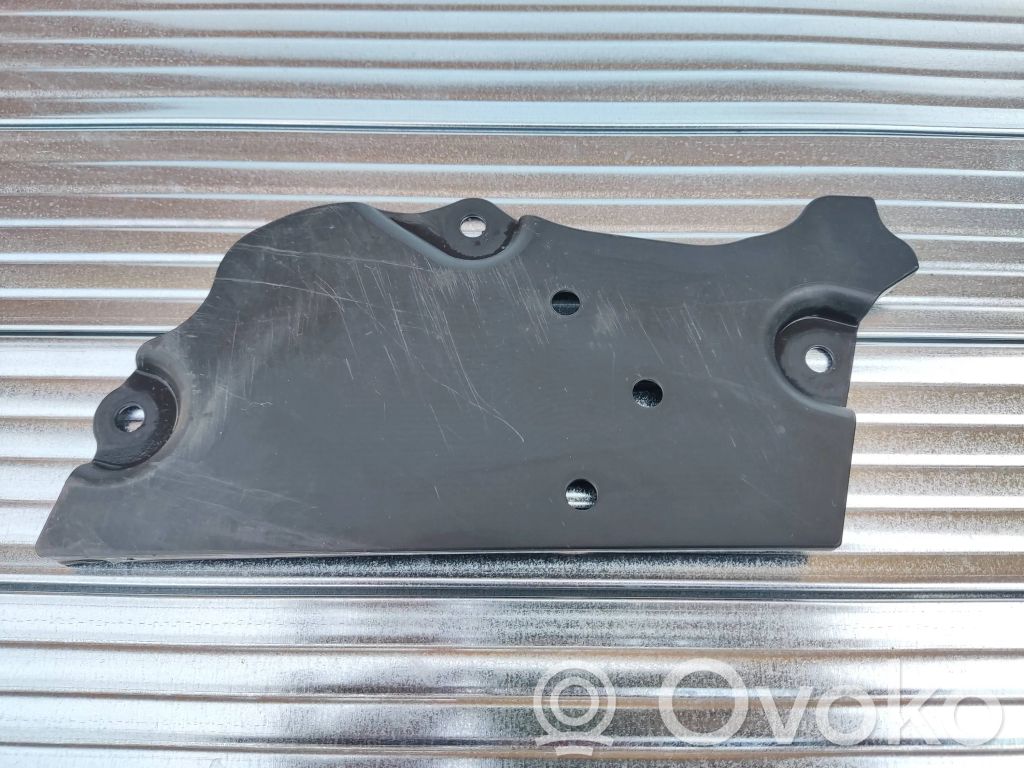 BMW 4 G22 G23 G24 G26 Variklio dugno apsauga 