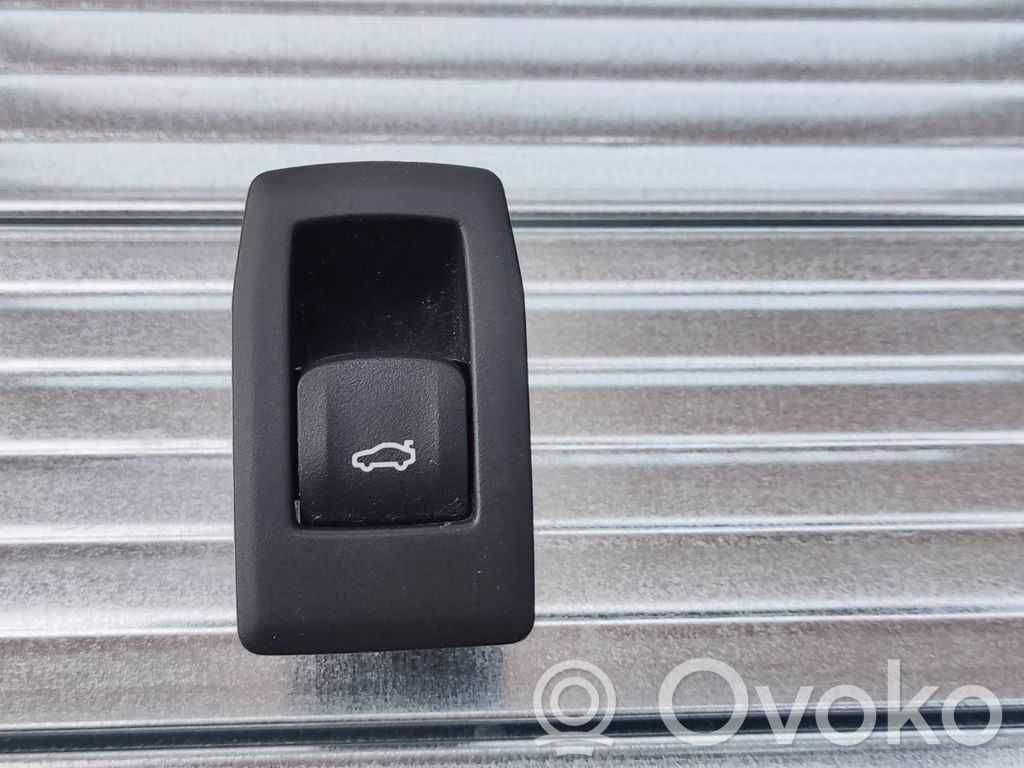 BMW 3 G20 G21 Tailgate/boot open switch button 