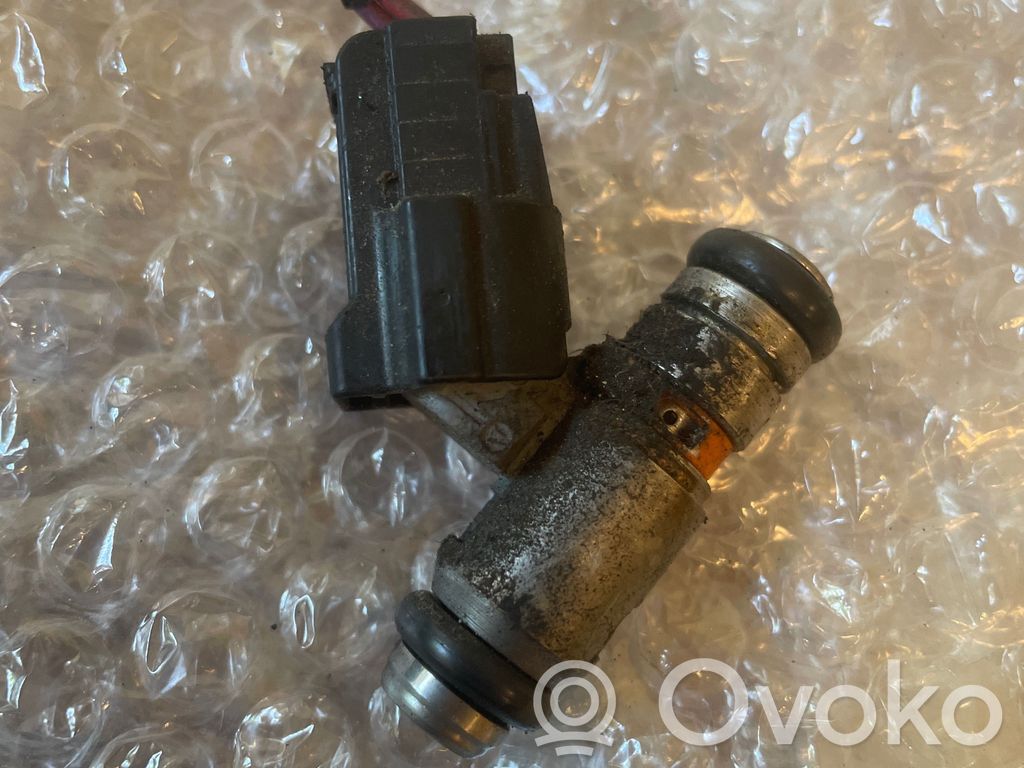 Volkswagen Golf IV Inyector de combustible 