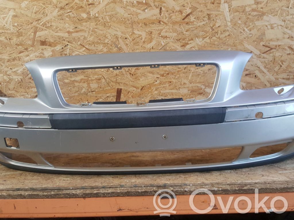 Volvo V70 Front bumper 