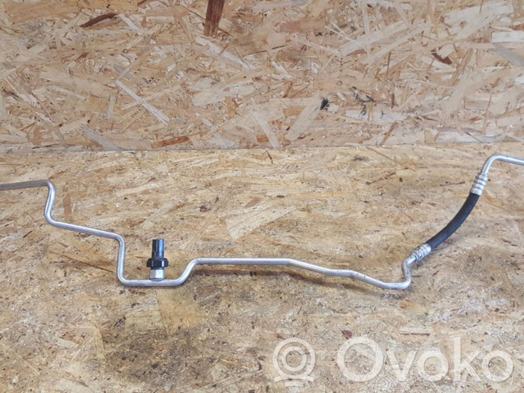 BMW 5 E60 E61 Ilmastointilaitteen putki (A/C) 