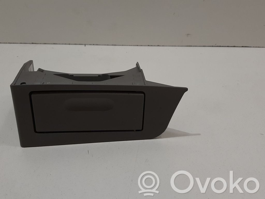 BMW 5 E60 E61 Durų peleninė 