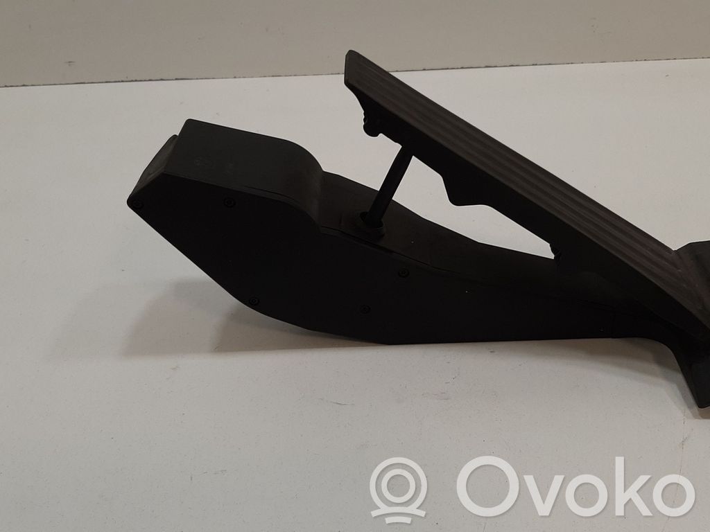 Accelerator throttle pedal   6772645,35426772645