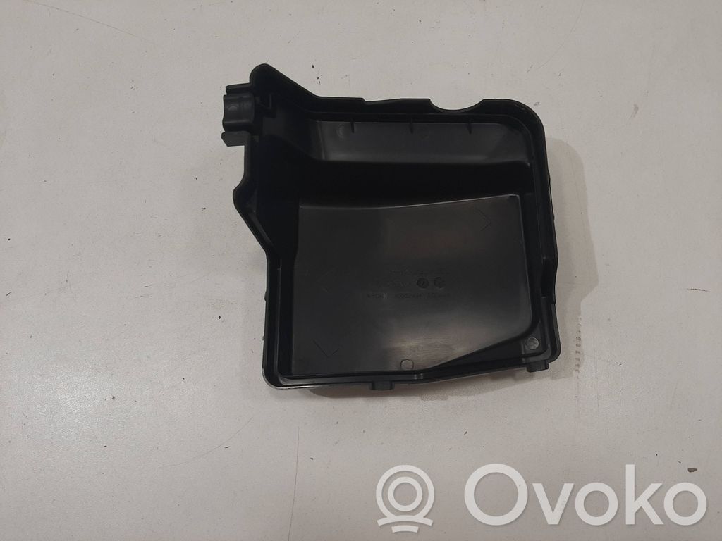 Renault Clio IV Tapa de caja de fusibles 
