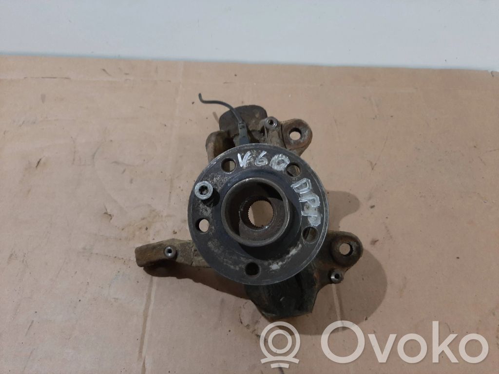 Volvo V60 Achsschenkel vorne 