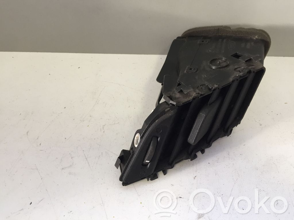 Ford Fiesta Rejilla de ventilación central del panel 