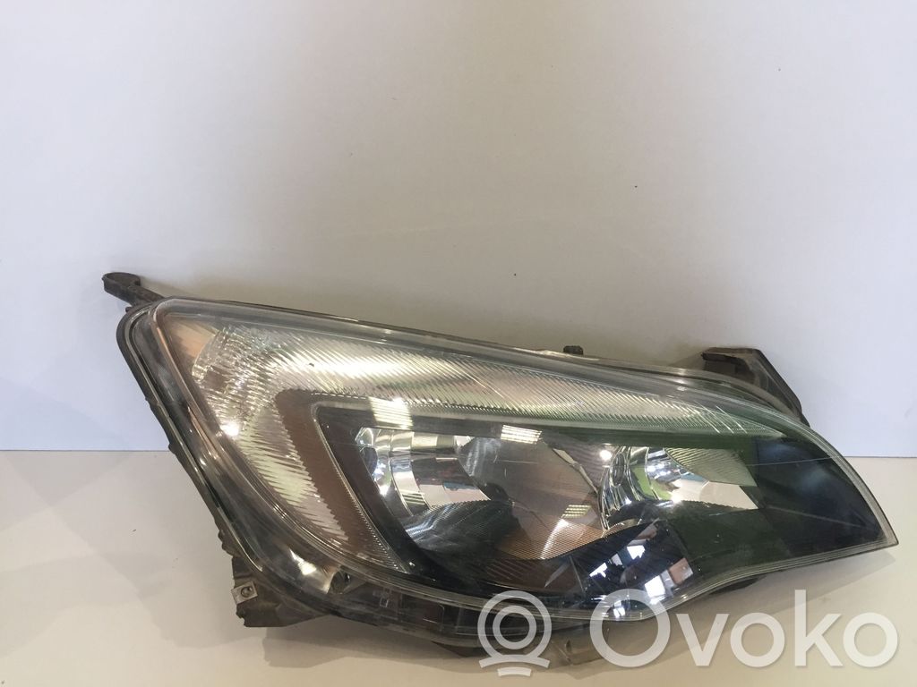 Opel Astra J Lampa przednia 
