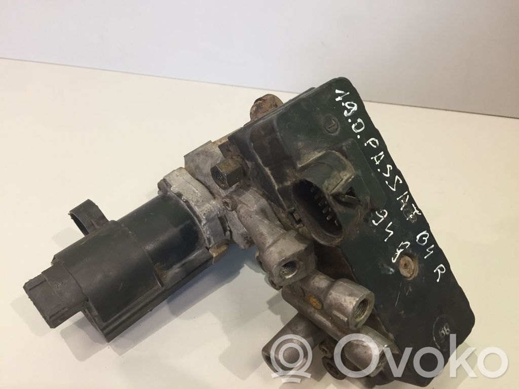 Volkswagen PASSAT B4 Bomba de ABS 