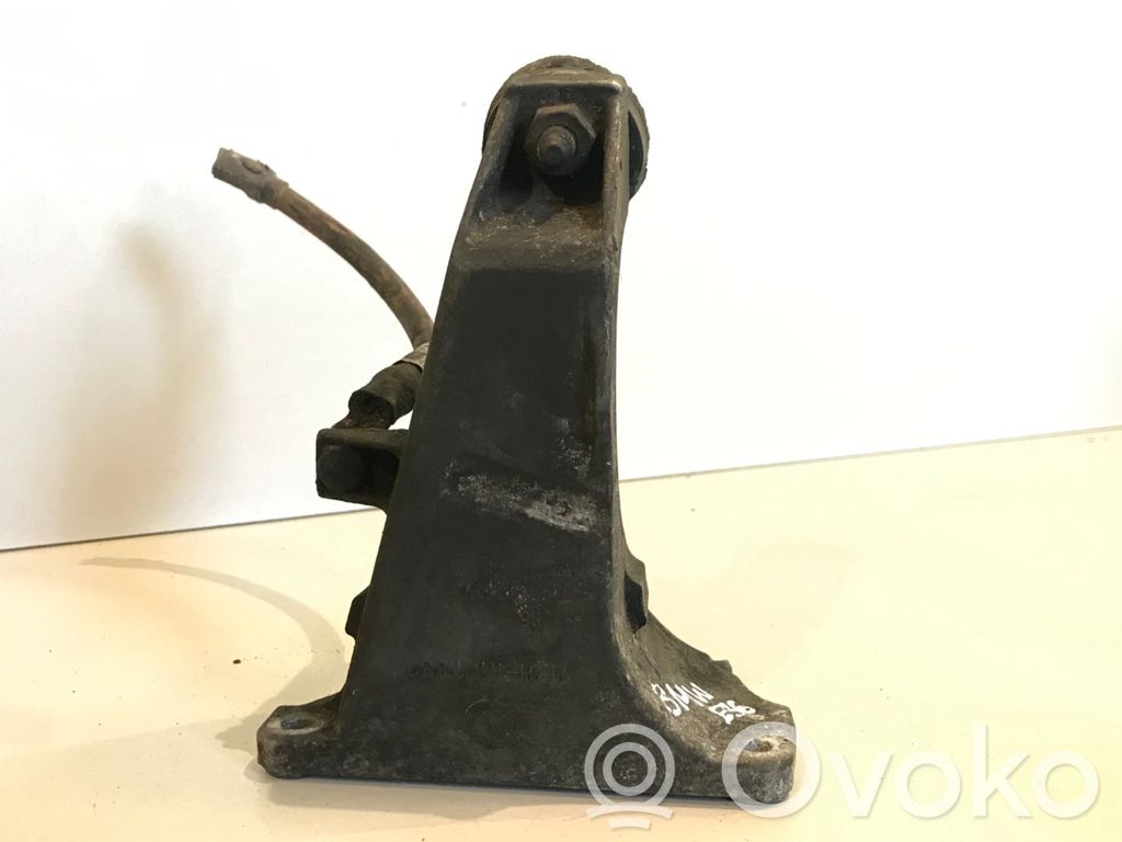 BMW 3 E36 Engine mounting bracket 