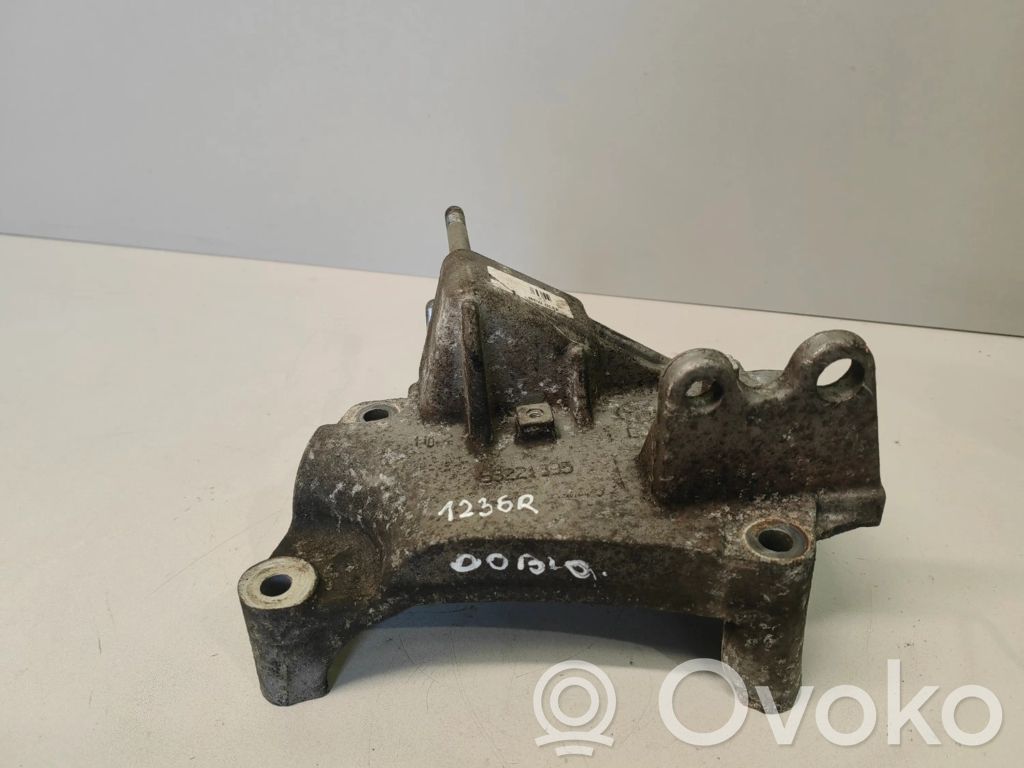 Engine mounting bracket   55221395