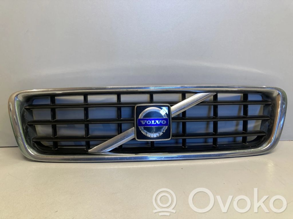 Volvo S60 Etupuskurin ylempi jäähdytinsäleikkö 