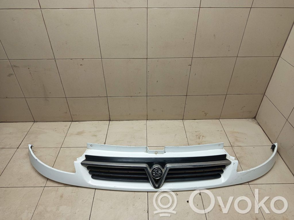 Opel Vivaro Oberes Gitter vorne 