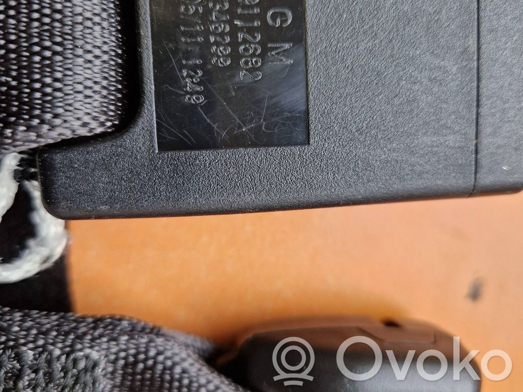 Opel Insignia B Klamra środkowego pasa bezpieczeństwa fotela tylnego 