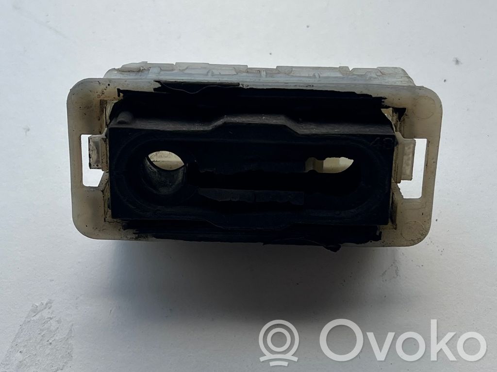 Opel Combo E Uchwyt / Mocowanie chłodnicy 