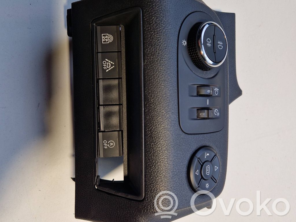 Opel Combo E Fog light switch 