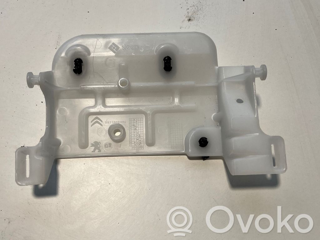 Opel Combo E Inne części komory silnika 