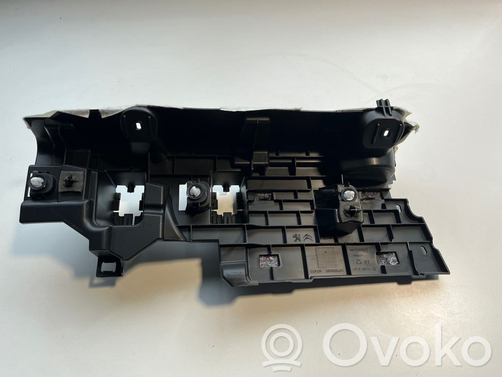 Opel Combo E Altro elemento di rivestimento sottoporta/montante 