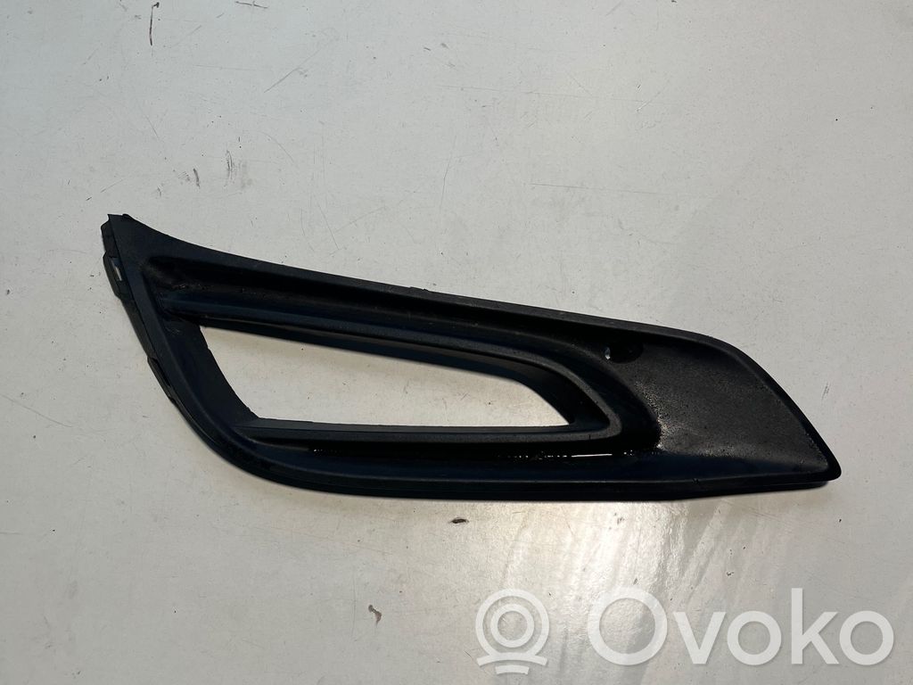 Opel Astra K Etusumuvalon ritilä 