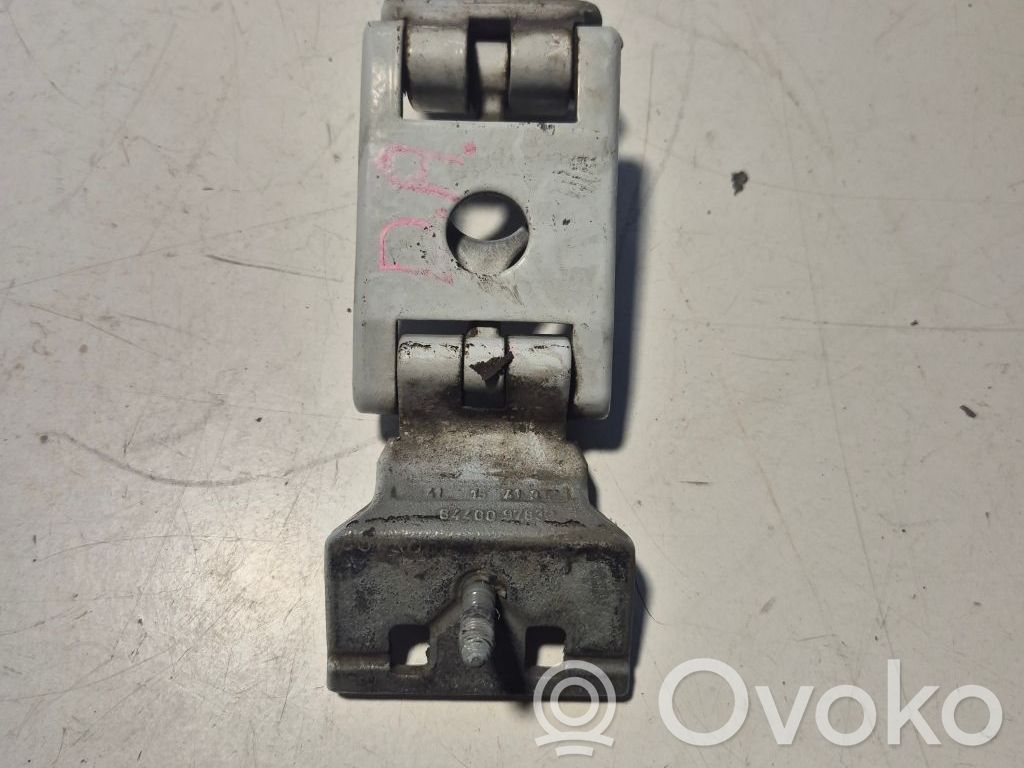 Opel Movano B Loading door lower hinge 