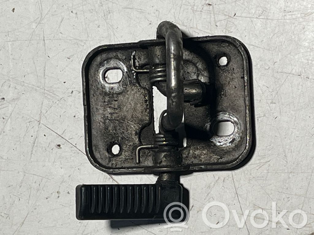 Volkswagen Touran II Rygiel / Zaczep zamka pokrywy przedniej / maski silnika 