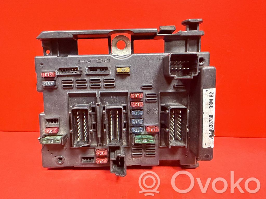 Peugeot 206+ Módulo de fusible 