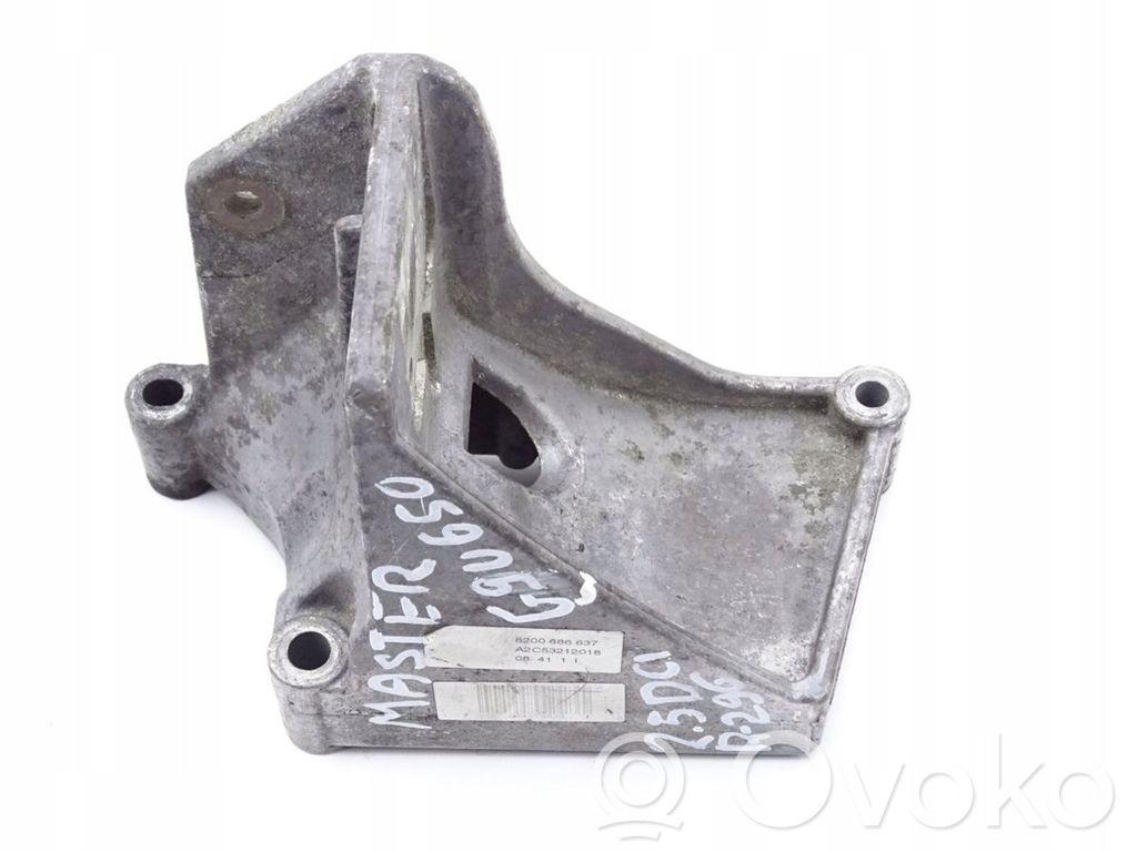 Renault Master II Engine mounting bracket 