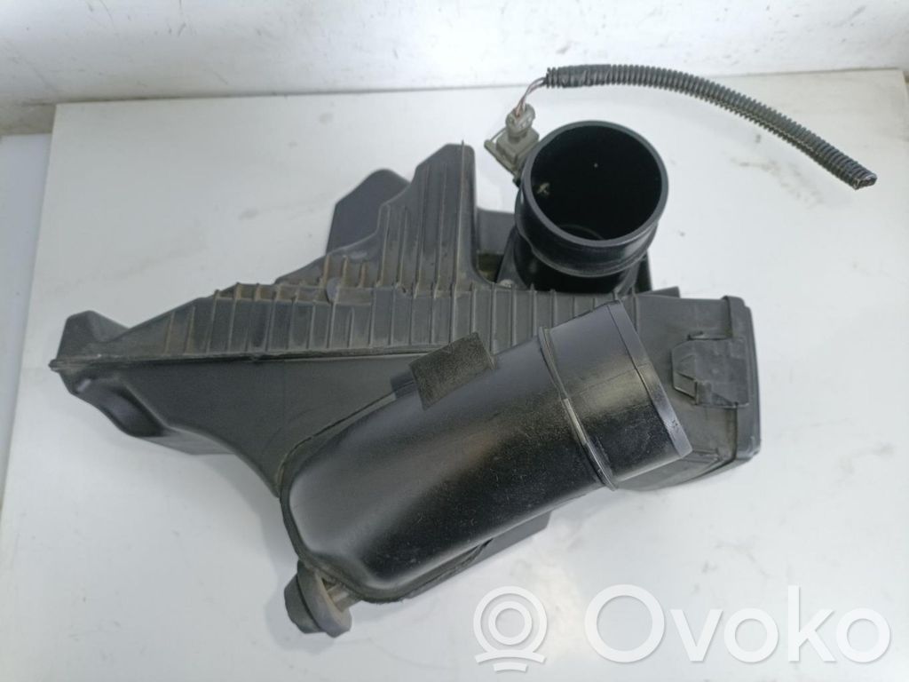 Renault Clio III Air filter 