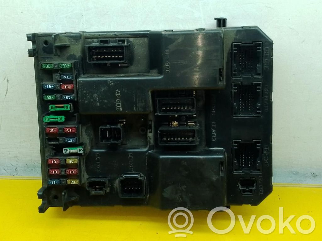Peugeot 307 Módulo de fusible 