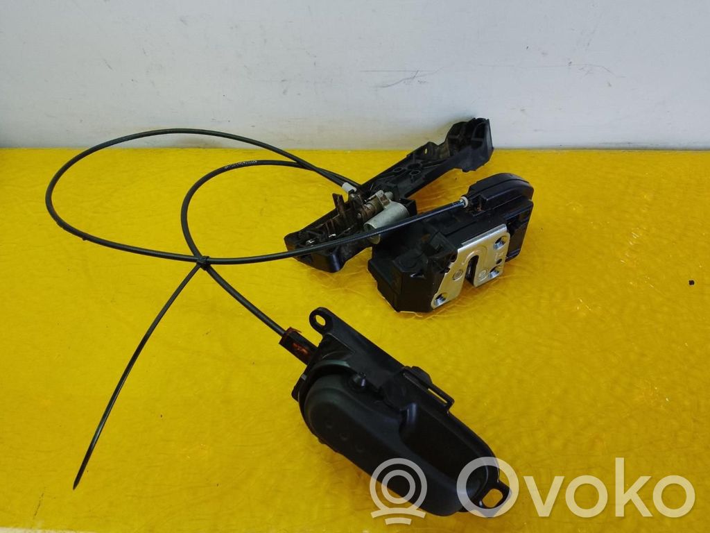 Nissan Note (E11) Priekšpusē slēdzene 