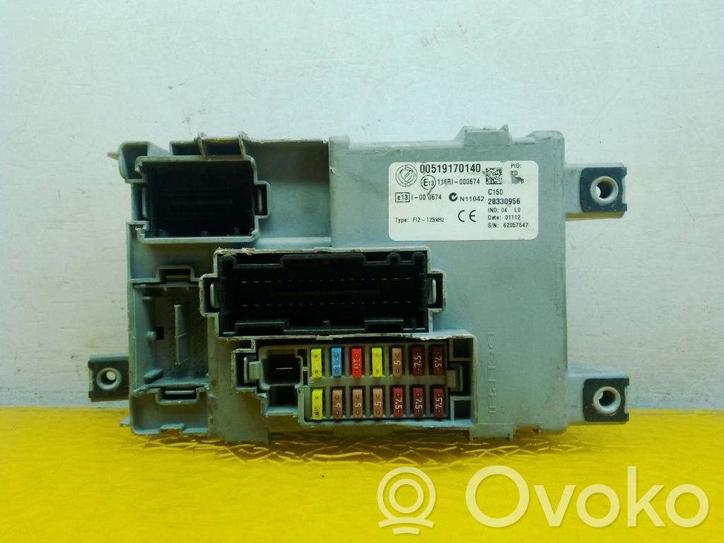 Opel Combo D Módulo de fusible 