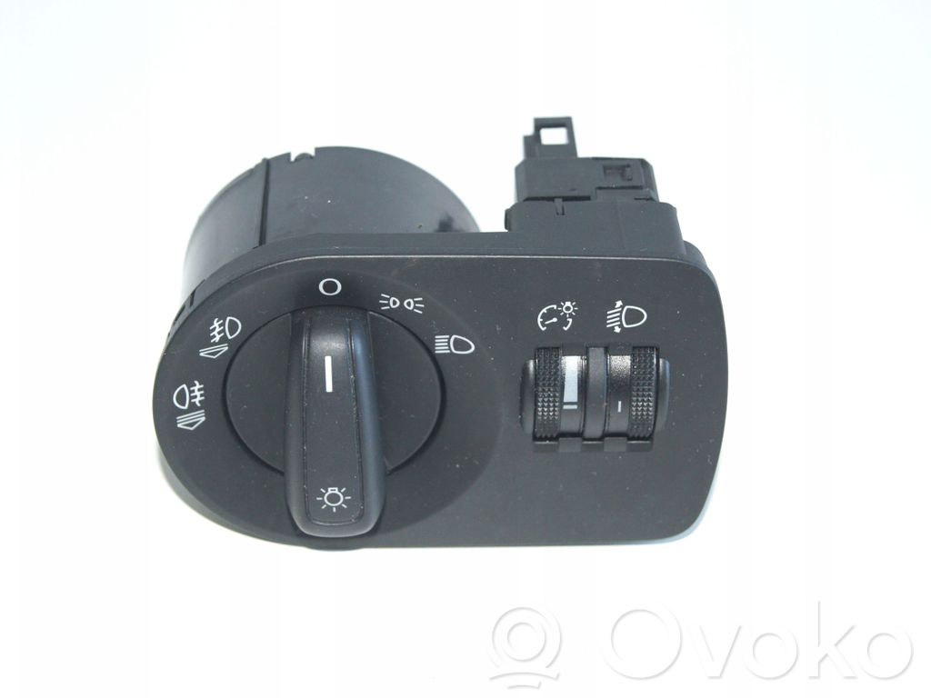 Audi Q3 8U Light switch 