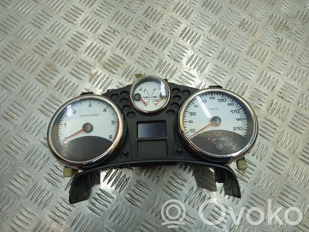 Peugeot 207 Speedometer (instrument cluster) 