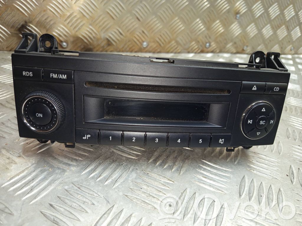 Mercedes-Benz B W245 Panel / Radioodtwarzacz CD/DVD/GPS 