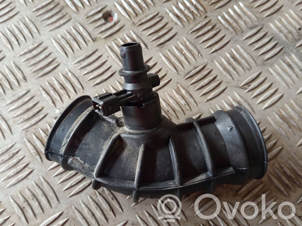 Volvo V70 Ansaugrohr Ansaugschlauch Turbolader 
